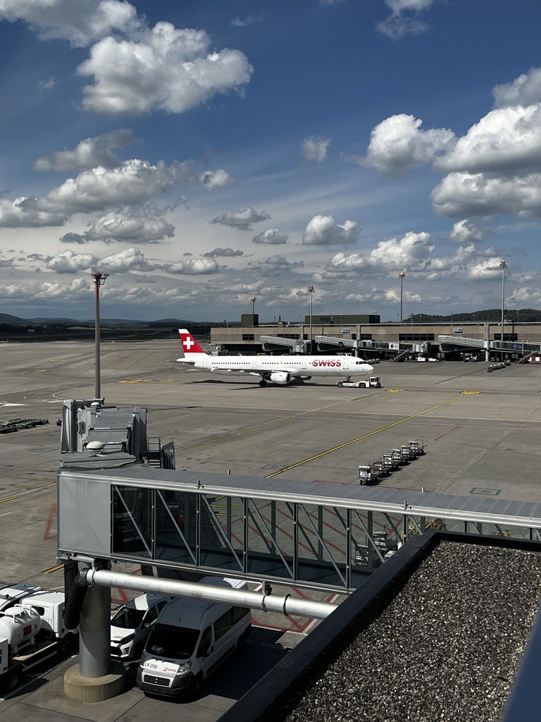 Swiss plane at LSZH